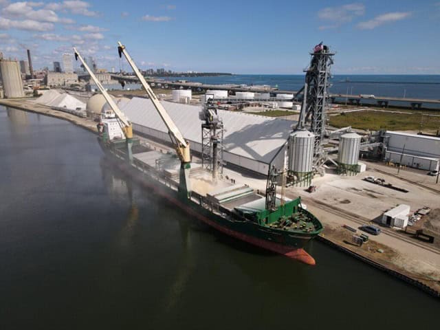 Port Milwaukee sees positive cargo growth in 2025